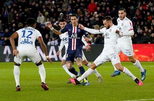 邮报：梅努希望冬窗离开曼联，有12家俱乐部对他感兴趣（英媒：梅努盼冬窗离开曼联，12支球队有意引进）