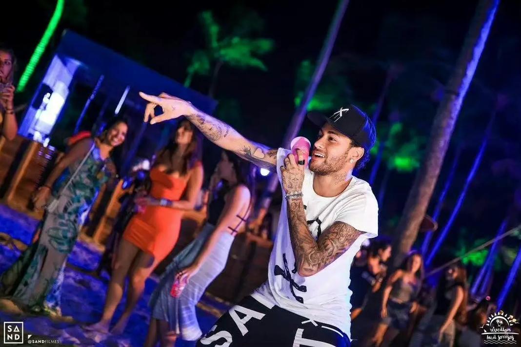 再战发展联盟！赛前杨瀚森与队友一同观看录像