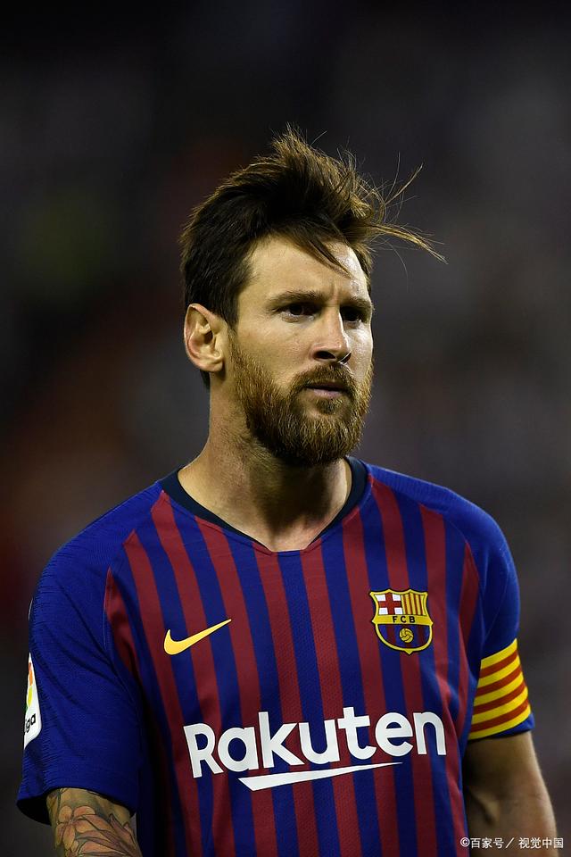 养老？不存在！40岁永动机累瘫了：触球101次 连续10轮狂奔90分钟（养老？想多了！40岁“永动机”累趴：101次触球，已连10轮跑满90分钟）