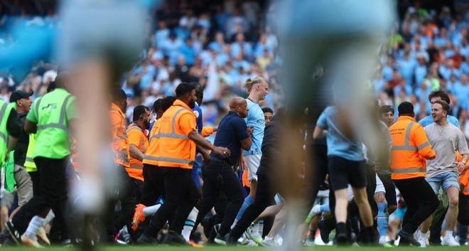 世界足球又一巨星宣布退役