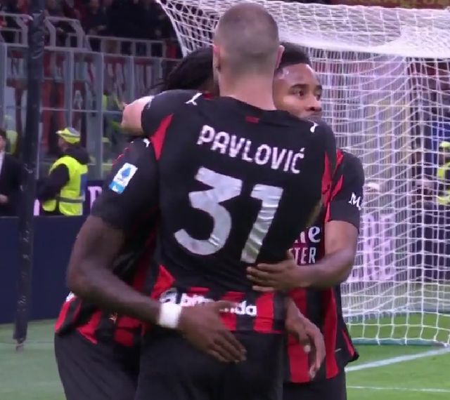 意媒：米兰有意乔纳森-戴维，但尤文不愿意在冬窗出售（意媒：米兰看中乔纳森-戴维，尤文冬窗拒绝出售）