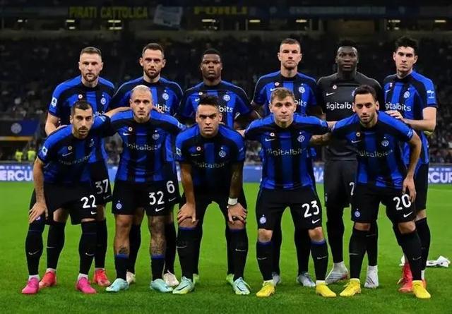 NBA官网更新MVP榜：约基奇、SGA、东契奇高居前三（NBA官网最新MVP排名出炉：约基奇、SGA、东契奇包揽前三）