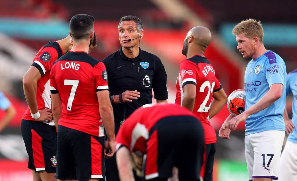 利物浦欧冠小组赛关键战平切尔西（欧冠小组赛关键一役，利物浦与切尔西战成平局）