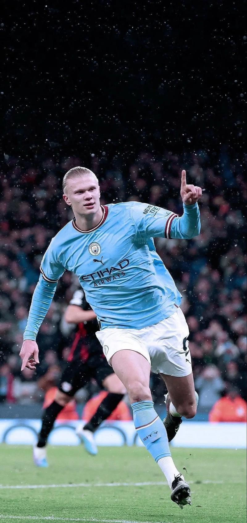 尹鸿博：本轮是我球员生涯最后一场中超，给河南球迷道个歉（尹鸿博宣布告别中超赛场：向河南球迷致歉）