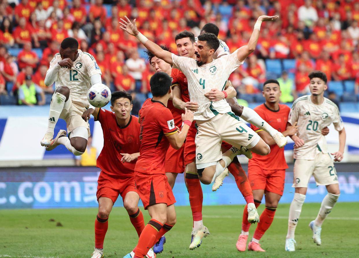 76人双星组合渐入佳境（76人双核默契渐成）