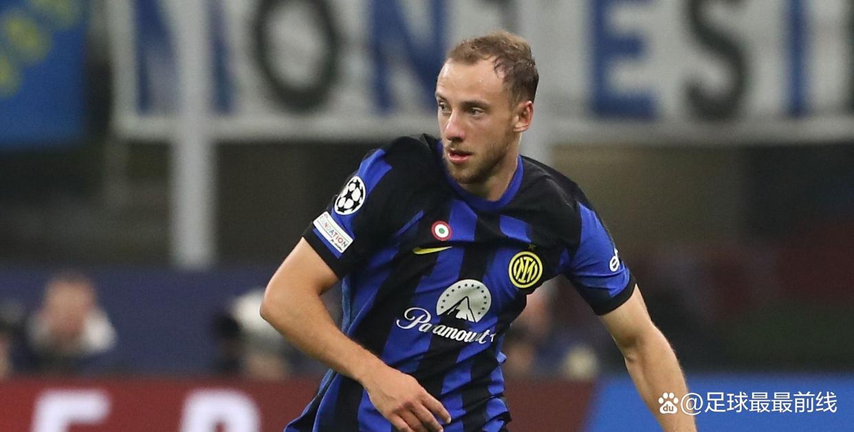 踢球者：于帕原则上愿意留在拜仁，但续约条款必须让他满意（踢球者：于帕倾向留在拜仁，但续约条件须令其满意）