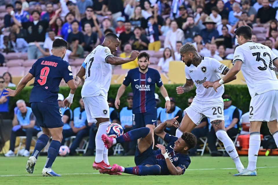 基恩谈阿诺德被嘘：红军球迷极力嘘一个本地孩子，还觉得很有风度（基恩评阿诺德遭嘘：红军球迷狠嘘本土小将却自称有风度）