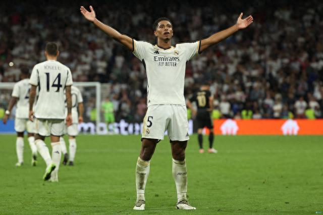 马丁内利：埃斯特旺是个好小伙，但希望他对阵枪手状态别太好（马丁内利称埃斯特旺很不错，但希望他对阵阿森纳别太神勇）