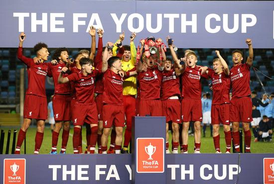 国足新帅战术引发讨论（国足新帅战术成热议话题）