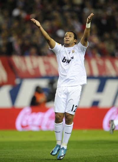 06年季后赛抢7大战科比第四节拒出手引争议