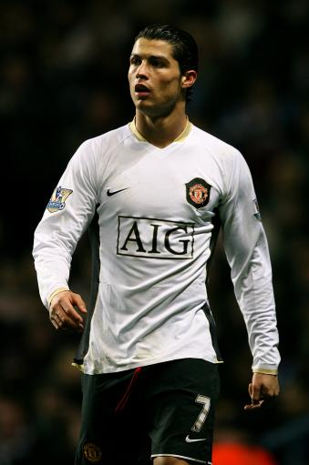 记者：多纳鲁马经纪人下周中会见巴黎高层，了解续约可能性