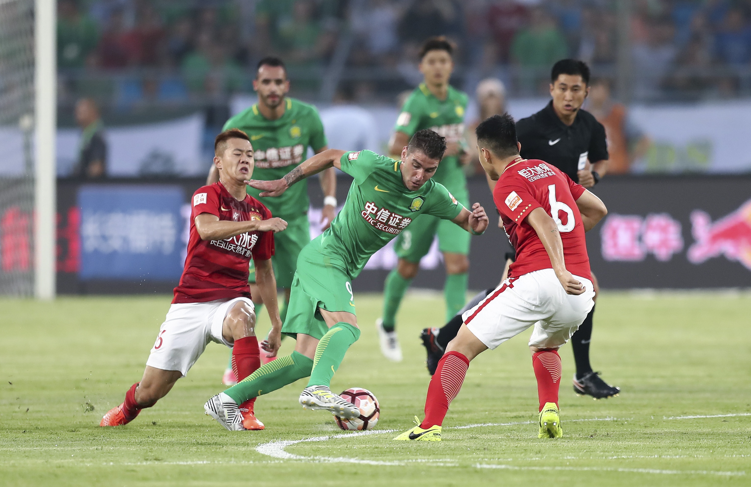 国家级教练教你，在家怎么提升羽毛球技术？（国家级教练手把手教你在家提升羽毛球水平）